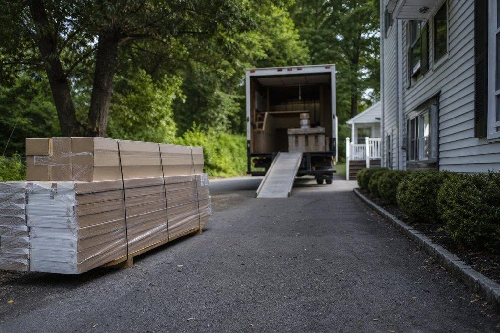 Kitchen cabinets and renovation materials